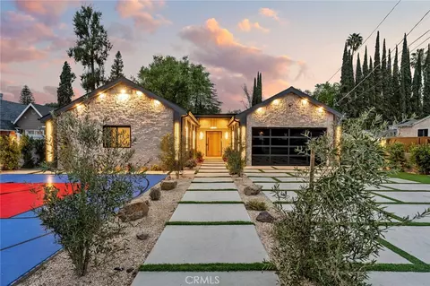22903 Mariano St, Woodland Hills, CA 91367