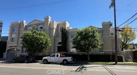 4630 Woodley Ave #205, Encino, CA 91436
