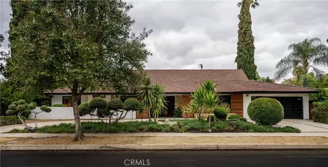 22335 Tiara St, Woodland Hills, CA 91367
