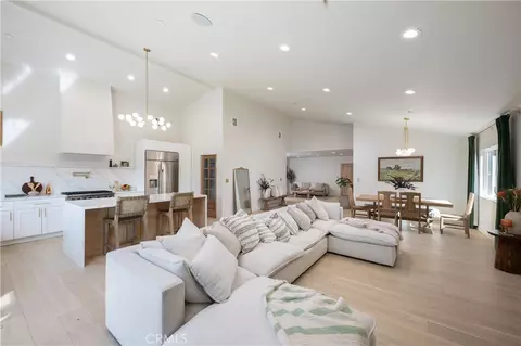 5839 White Oak Ave, Encino, CA 91316