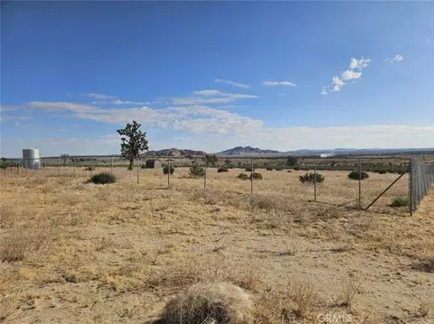 137 E Avenue N6, Palmdale, CA 93591 photo 17