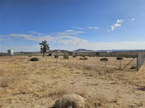 137 E Avenue N6, Palmdale, CA 93591