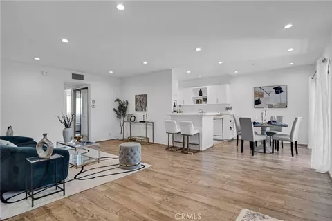 5403 Newcastle Ave #60, Encino, CA 91316