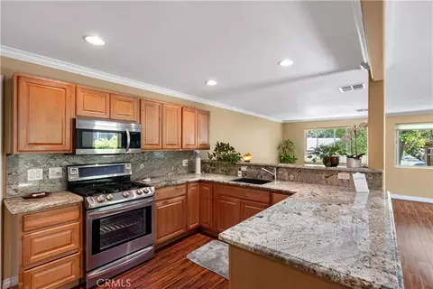 4201 Topanga Canyon Blvd #32, Woodland Hills, CA 91364