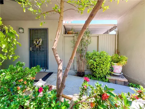 6030 Nevada Ave #10, Woodland Hills, CA 91367
