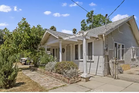 15945 Hart St, Lake Balboa, CA 91406