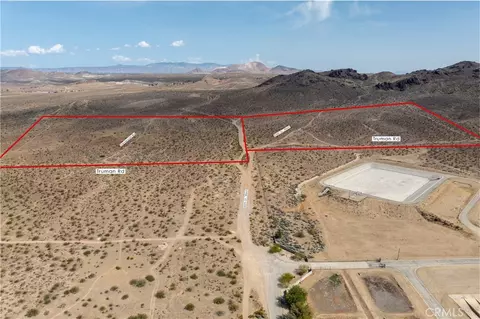 35 35th Street W Truman Rd, Rosamond, CA 93560