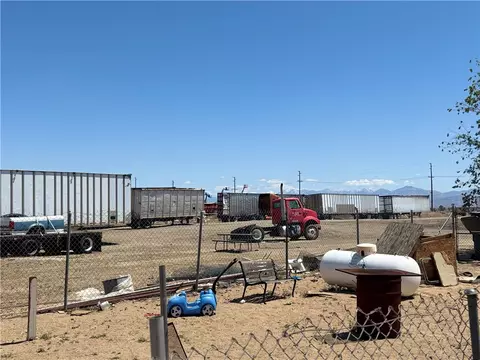 42056 7th St E, Lancaster, CA 93535 photo 2