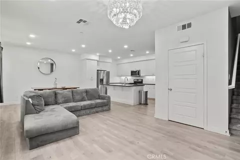 12814 Watt Ln #B, Sylmar, CA 91342