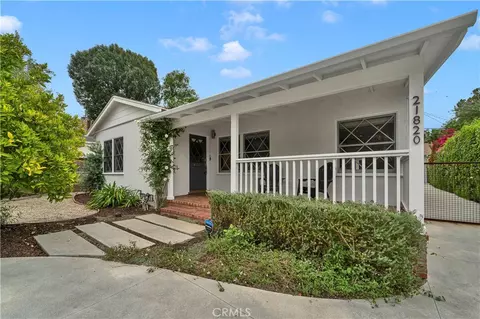 21820 Dumetz Rd, Woodland Hills, CA 91364