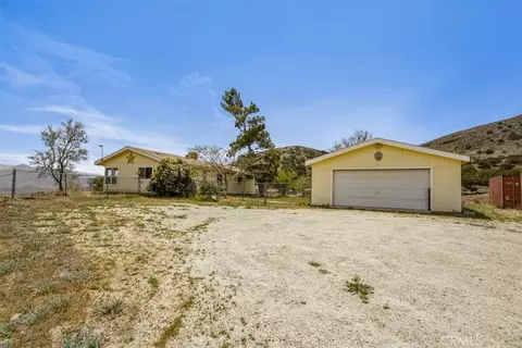 34525 Red Rover Mine Rd, Acton, CA 93510 photo 2