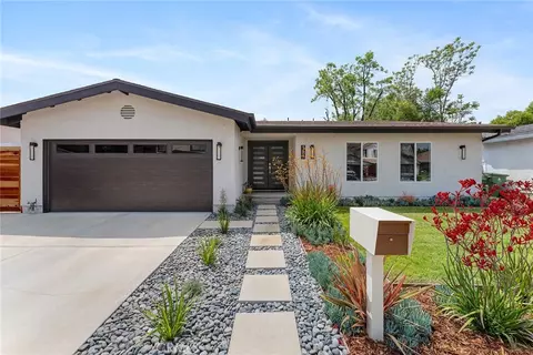5607 Royer Ave, Woodland Hills, CA 91367