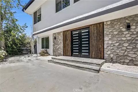 24045 Philiprimm St, Woodland Hills, CA 91367