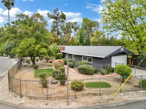 5300 Winnetka Ave, Woodland Hills, CA 91364
