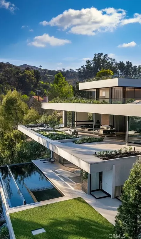 16531 Las Casas Pl, Pacific Palisades, CA 90272