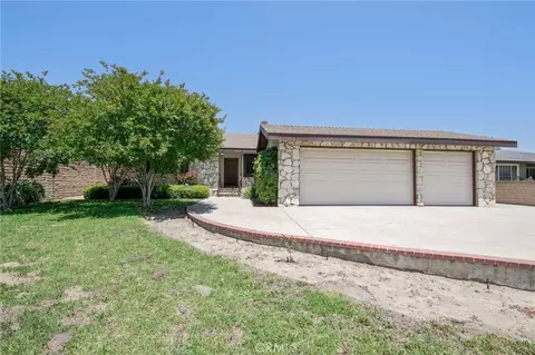13650 Fenton Ave, Sylmar, CA 91342