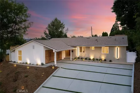 20424 Tiara St, Woodland Hills, CA 91367