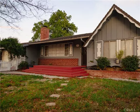 8554 Owensmouth Ave, Canoga Park, CA 91304