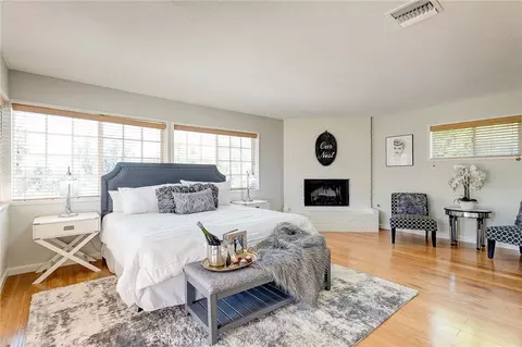 26134 Roymor Dr, Calabasas, CA 91302