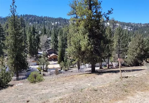 39243 Crest Ln, Big Bear Lake, CA 92315