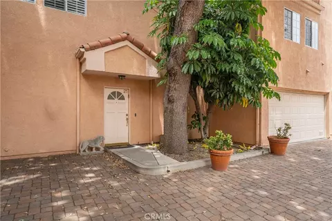 5200 White Oak Ave #21, Encino, CA 91316