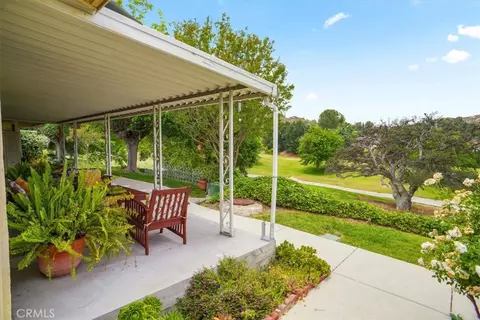 19207 Avenue Of The Oaks #A, Newhall, CA 91321