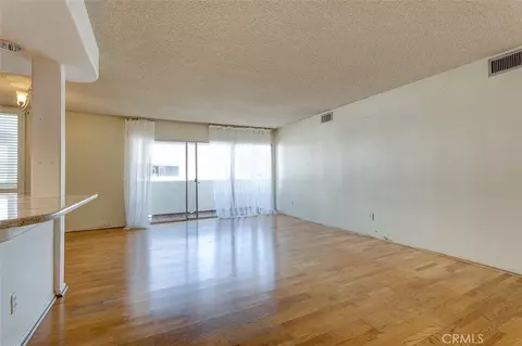 5454 Zelzah Ave #215, Encino, CA 91316