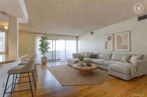 5454 Zelzah Ave #215, Encino, CA 91316
