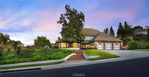 29302 Laro Dr, Agoura Hills, CA 91301