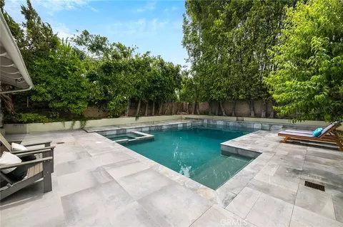 4820 Encino Ter, Encino, CA 91316