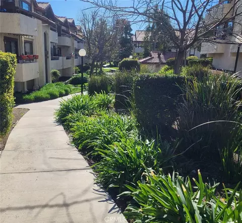 27971 Sarabande Ln #230, Canyon Country, CA 91387