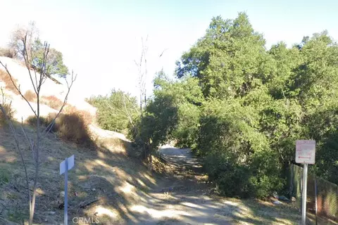 9646 Oak Bend Dr, Tujunga, CA 91042