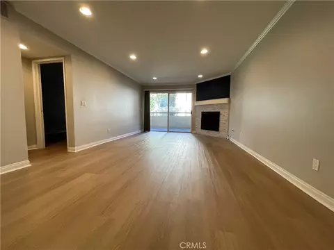 21520 Burbank Blvd #116, Woodland Hills, CA 91367