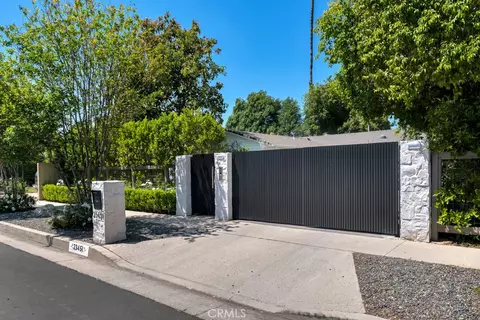 23451 Friar St, Woodland Hills, CA 91367
