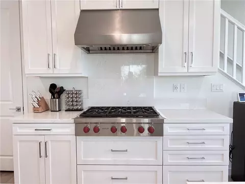 Kitchen - 27620 Symphony Pl, Valencia, CA 91381 photo 5 of 5