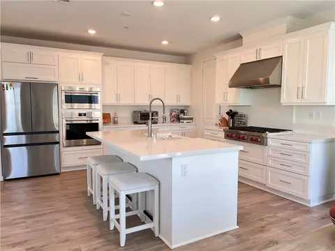 Kitchen - 27620 Symphony Pl, Valencia, CA 91381 photo 1 of 5