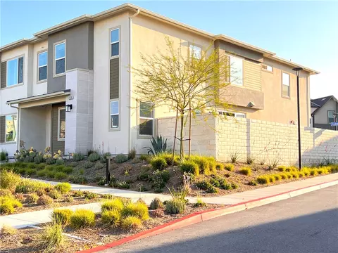 27620 Symphony Pl, Valencia, CA 91381
