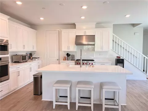 Kitchen - 27620 Symphony Pl, Valencia, CA 91381 photo 2 of 5