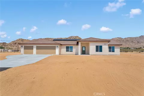 15365 Laguna Seca Dr, Apple Valley, CA 92307