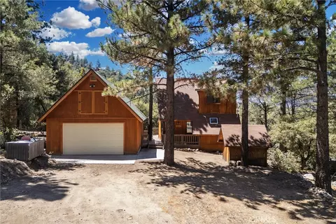 1625 Woodland Dr, Pine Mountain Club, CA 93222