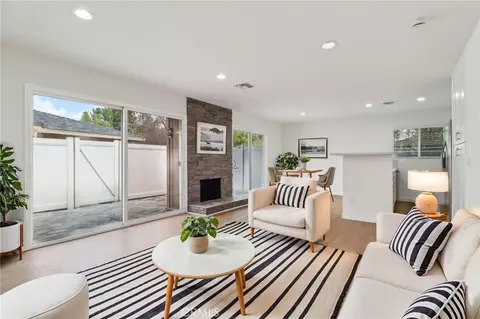 28512 Conejo View Dr, Agoura Hills, CA 91301