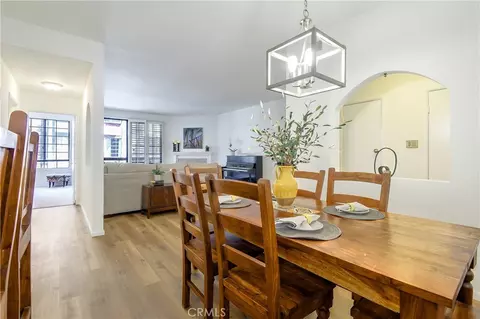 5534 Encino Ave #211, Encino, CA 91316