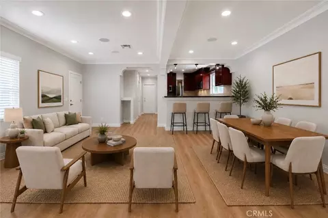 21057 Runnymede St, Canoga Park, CA 91303
