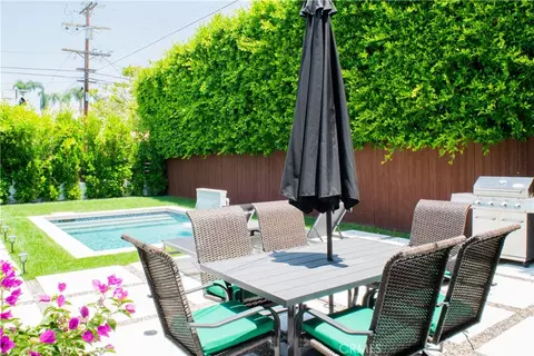 542 N Kilkea Dr, Los Angeles, CA 90048
