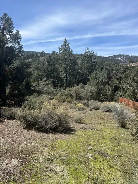 2029 Zermatt Dr, Pine Mountain Club, CA 93222