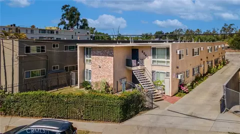 6045 Hazelhurst Pl, North Hollywood, CA 91606