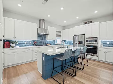 27717 Knoll View Pl, Valencia, CA 91381