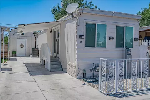 1717 E Avenue I Spc #14, Lancaster, CA 93535