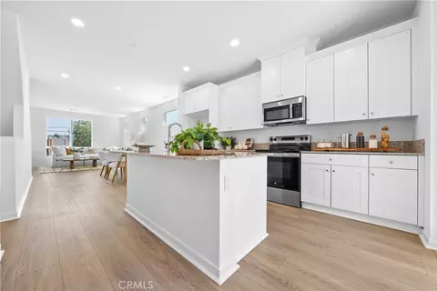 9423 N Sepulveda Blvd #1, North Hills, CA 91343