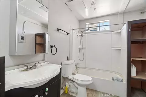 Bath - 20741 E Avenue J12, Lancaster, CA 93535 photo 1 of 1